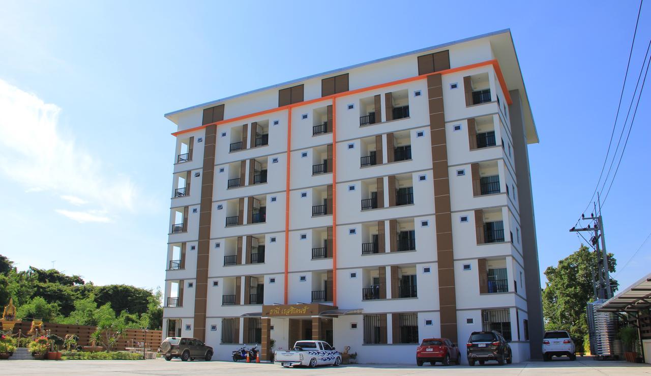 Thani Residence Chonburi Buitenkant foto