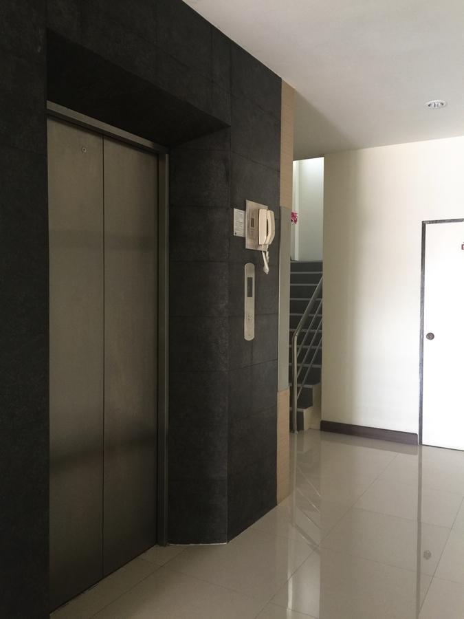 Thani Residence Chonburi Buitenkant foto